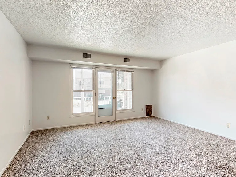 The 31st Street Apartments — Photo 14