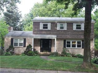 121 Calmont Dr, Pittsburgh, PA
