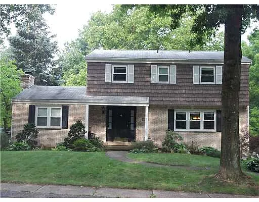 121 Calmont Dr photo 1