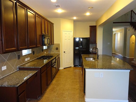 4th image of 9825 Voss Ave