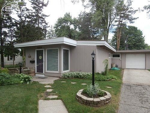 1st image of 703 N Cambridge Dr