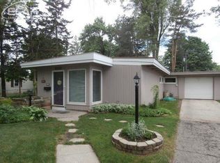 703 N Cambridge Dr, Durand, MI 48429