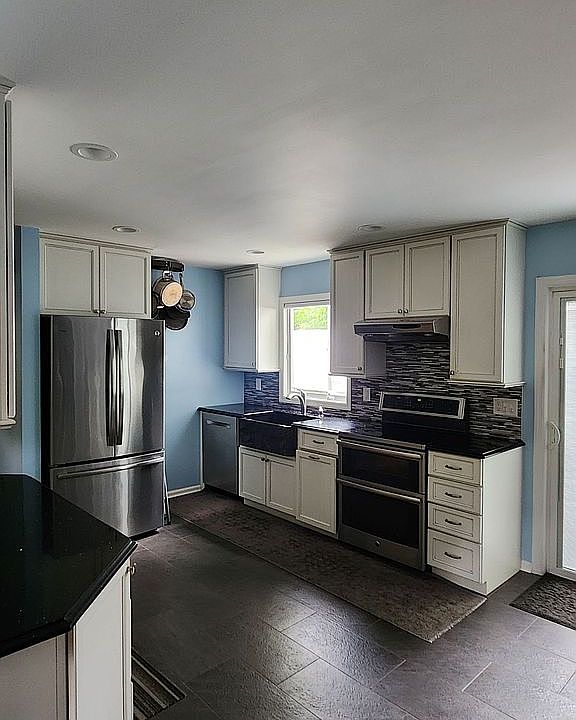 2nd image of 2680 Cypress Ave