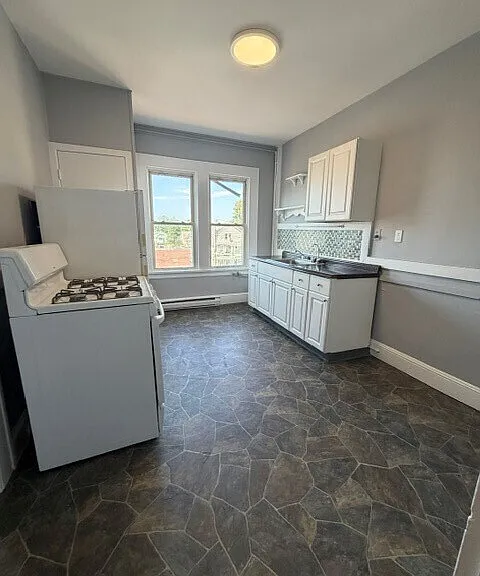 2744 Fairfield Ave #7 — Photo 5