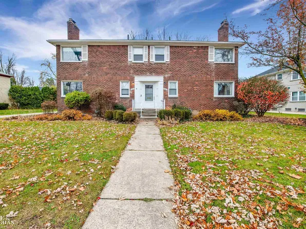 850 Harcourt Rd, Grosse Pointe, MI 48230