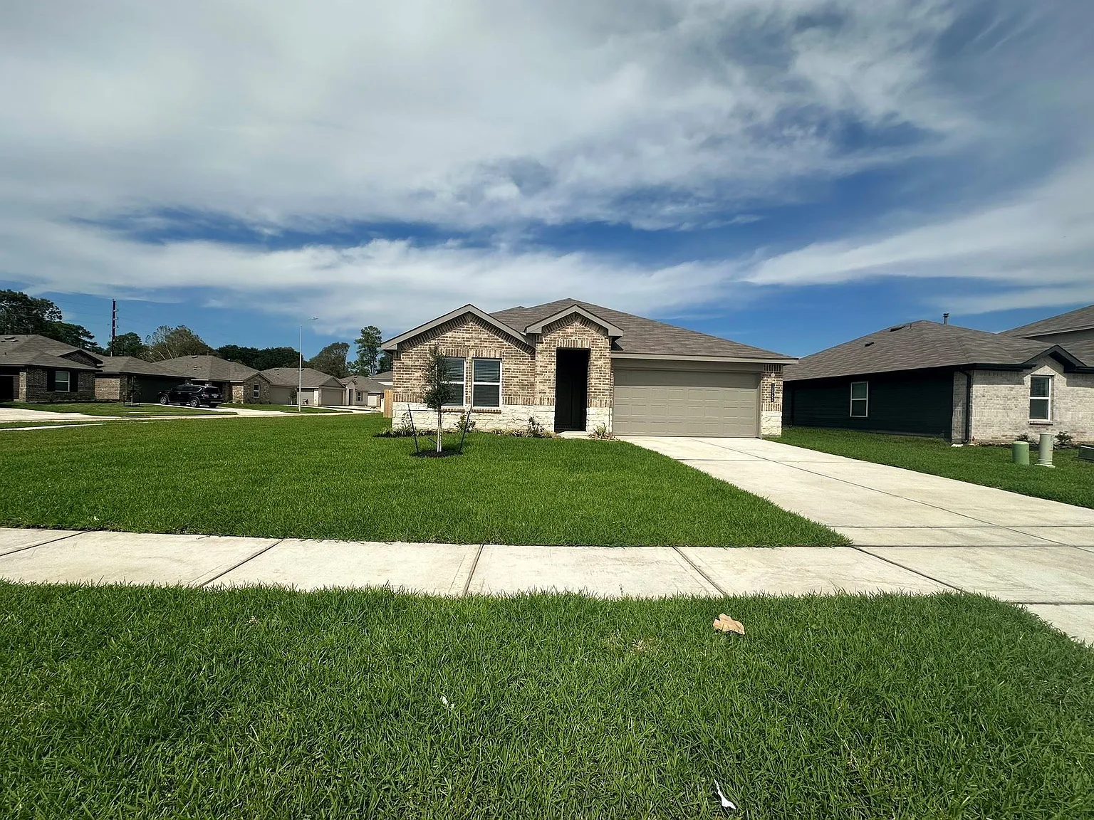 4 bed, 2.0 bath, 1781 sqft, $2,195 — Photo 2