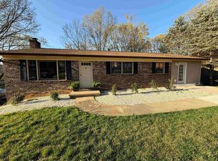 696 Gloria Pl, Staunton, VA 24401