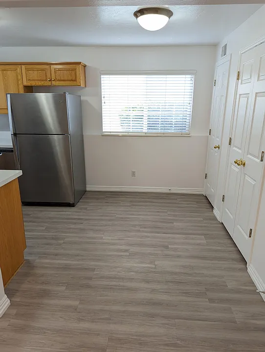 2 bed, 1100 sqft, $1,550 — Photo 2