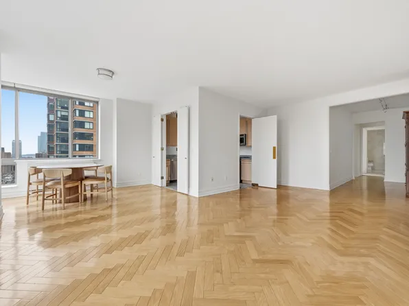2 Columbus Avenue image 1 of 7