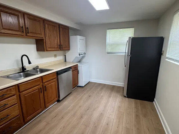 1504 Parkade Blvd, Columbia, MO