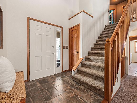 5th image of 2488 Anemonie Ct
