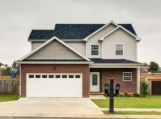 216 Azalea Dr, Oak Grove, KY 42262