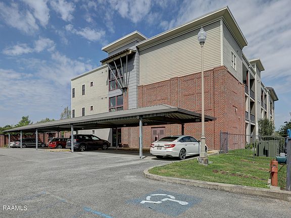 3rd image of 1121 Camellia Blvd Unit 108