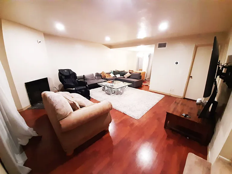 7115 Etiwanda Ave #3 — Photo 6
