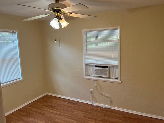 3rd image of 11401 Lockwood St
