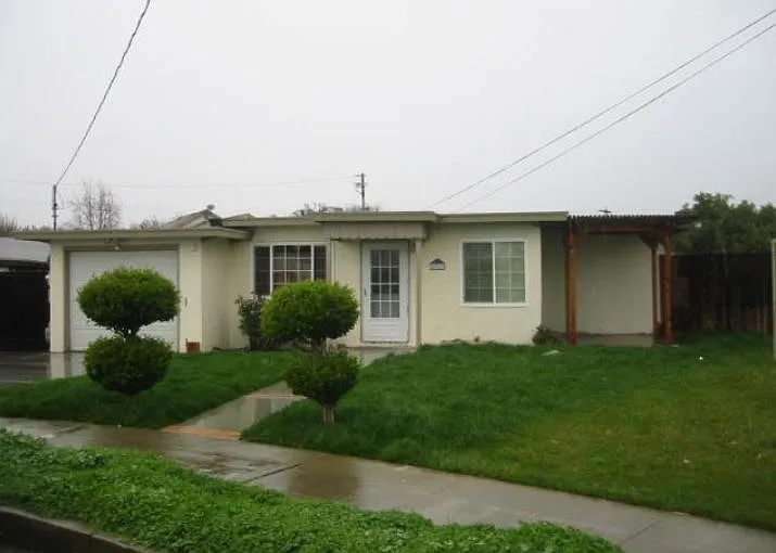 6203 Zulmida Ave photo 1