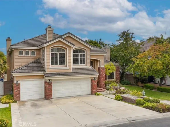 18682 Jockey Cir, Huntington Beach, CA 92648