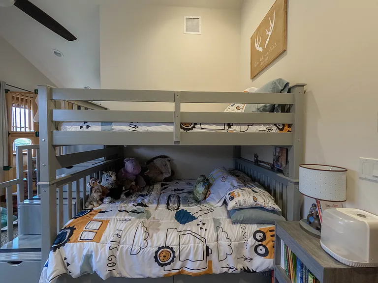 Upstairs Bedroom 1