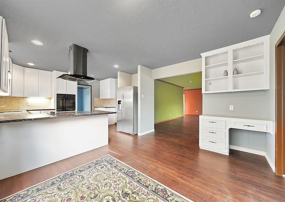 1st image of 1119 Manatee Ln