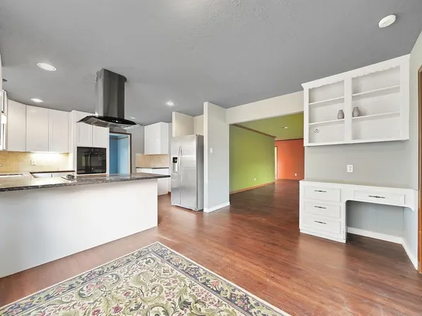 1119 Manatee Ln, Houston, TX 77090