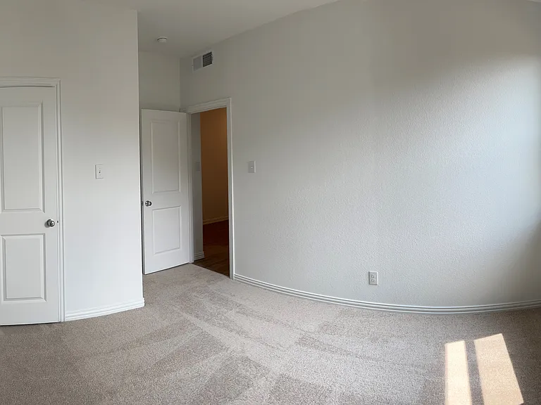 252 Ardsley Ln — Photo 11