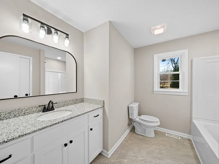 215 Hill St — Photo 22