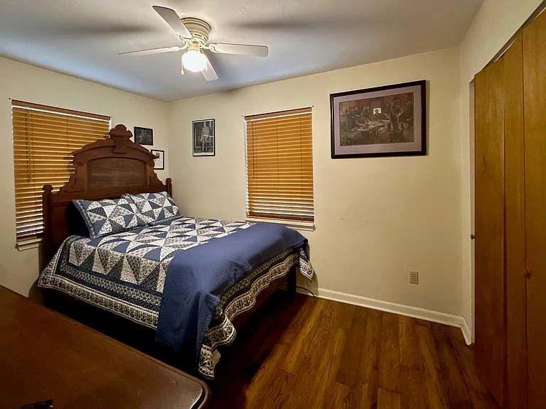 Guest Room w/ queen bed