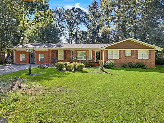 2nd image of 2246 Rhett Ct