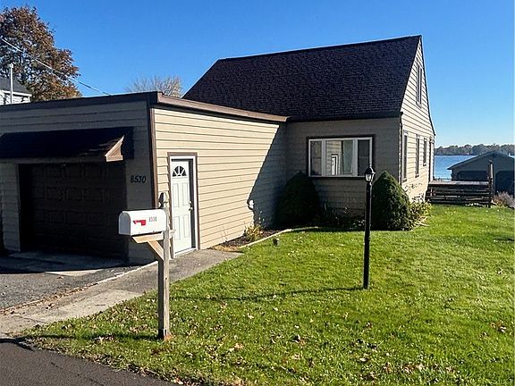 3rd image of 8530 Lakeshore Rd #0
