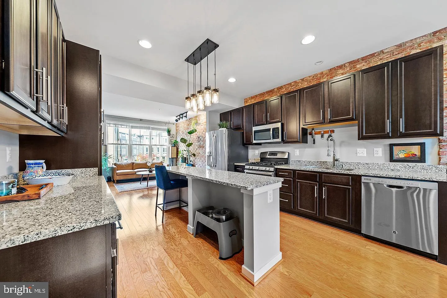 3 bed, 2.5 bath, 1778 sqft, $2,795 — Photo 4