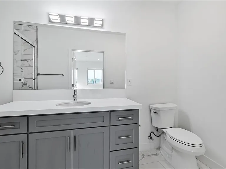 10609 S Inglewood Ave — Photo 28