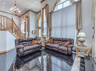 1575 Far Hills Dr, Bartlett, IL