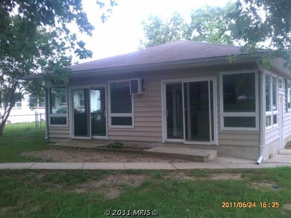 2nd image of 18 Carver St