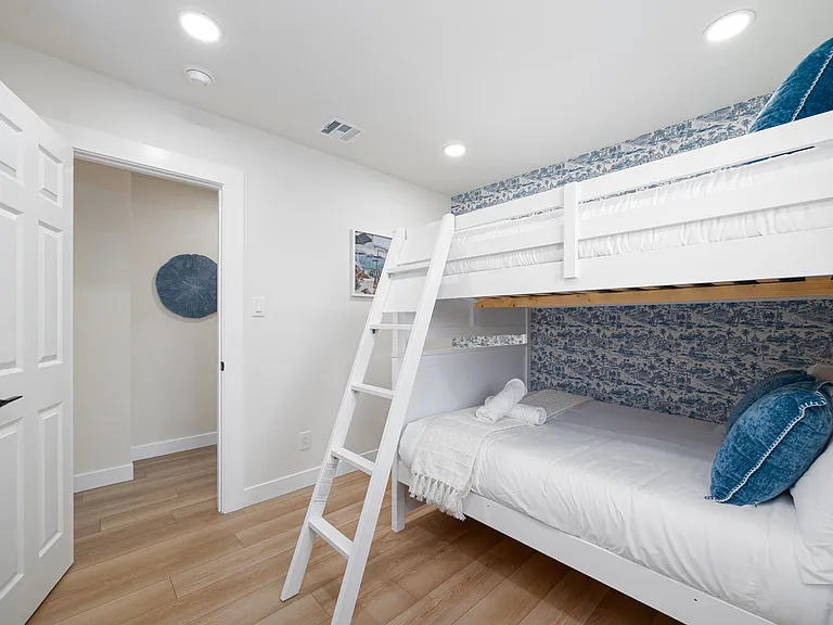 5019 Ensign St — Photo 19