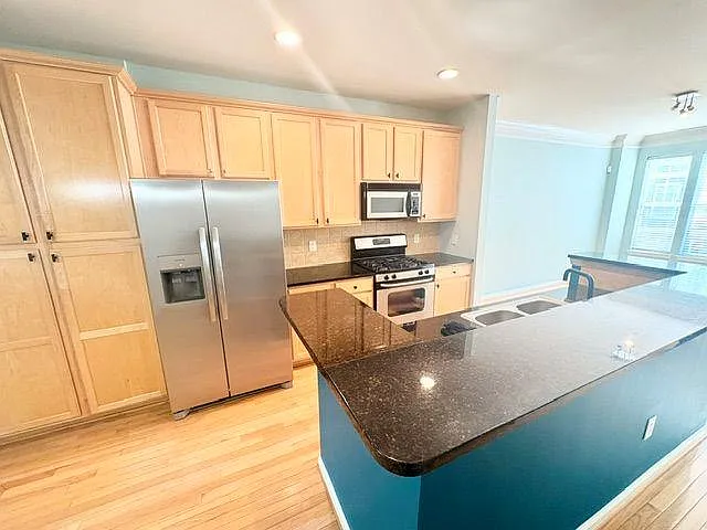 1 bed, 1.5 bath, 1096 sqft, $2,150 — Photo 4