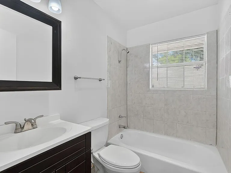 2539 Highwood Dr — Photo 19