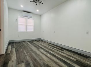 14814 61st Rd, Flushing, NY 11367