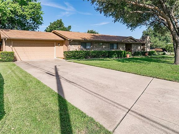 2nd image of 836 Shady Glen Ln