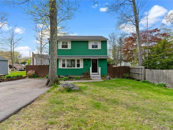 11 Burgate St, Glocester, RI 02814