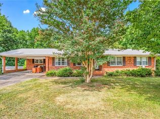 118 Delta St, Lexington, NC 27295