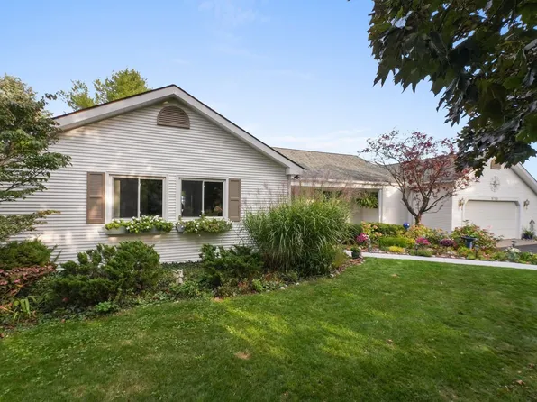 9706 Londolyn Blf, Traverse City, MI 49686