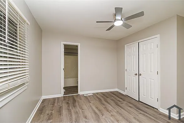 1097 Smith St SW — Photo 7