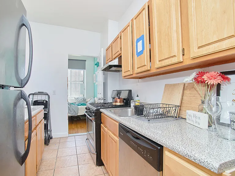 358 W 127th St #5E — Photo 4