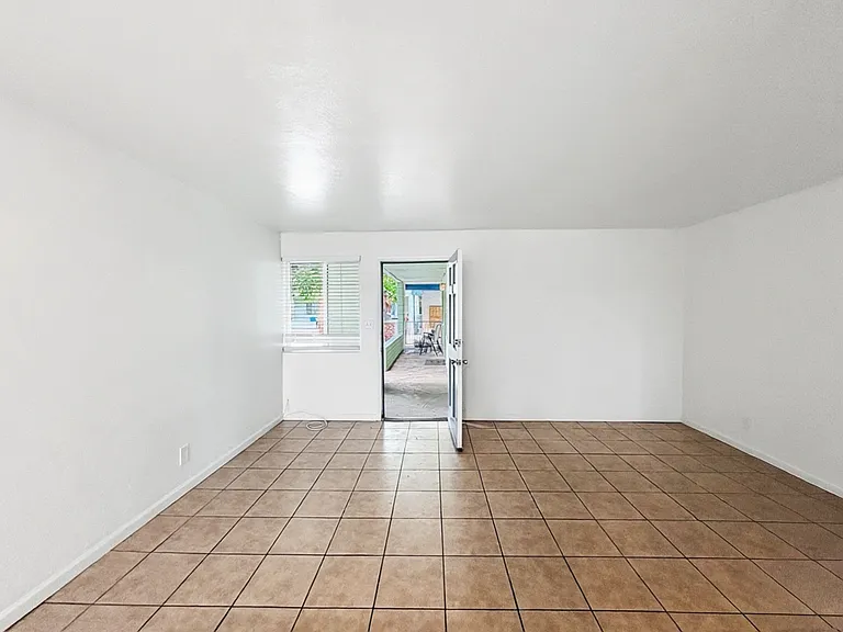 2417 E Campbell Ave #11A — Photo 1