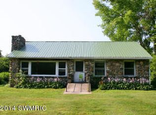 1909 Pifer Rd, Delton, MI 49046