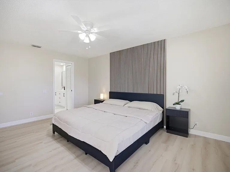5829 Fairwoods Cir — Photo 30