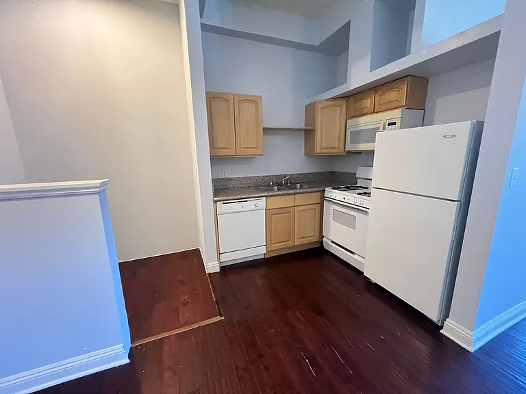 701 S Mariposa Ave — Photo 10