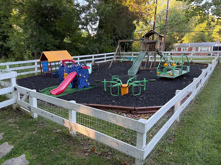 10120 Falls Rd — Photo 18