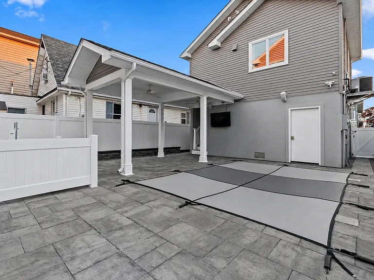 88 Oregon St — Photo 8