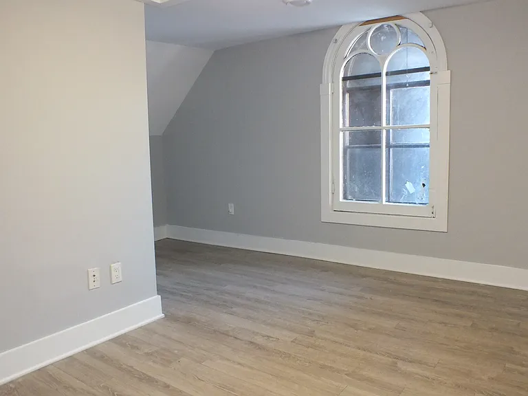 245 Laurier Ave E — Photo 17